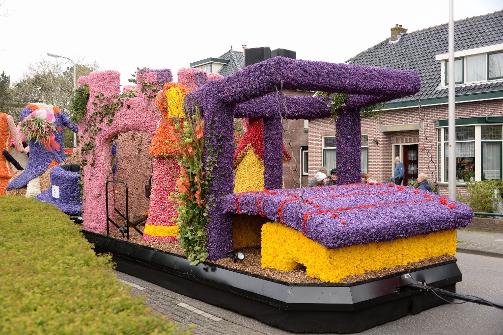 ../Images/Bloemencorso Noordwijkerhout 080.jpg